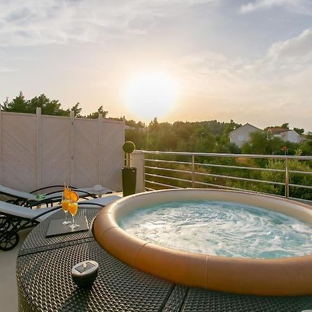 Villa Kora - Luxury Holiday Apartments Лумбарда Екстер'єр фото