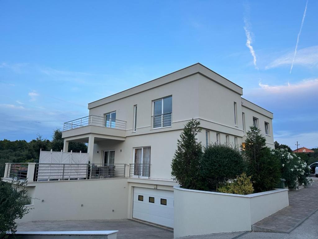 Villa Kora - Luxury Holiday Apartments Лумбарда Екстер'єр фото