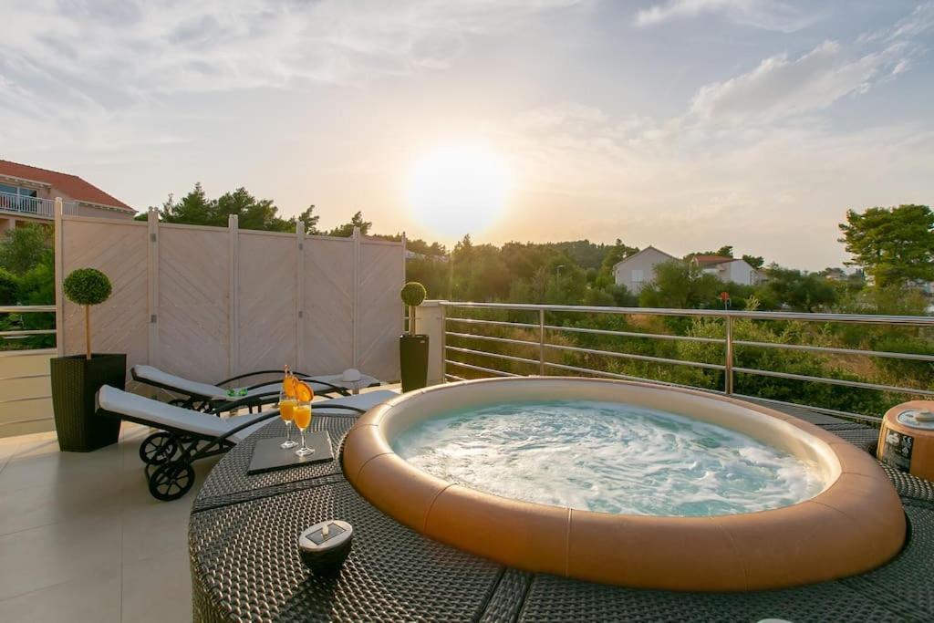 Villa Kora - Luxury Holiday Apartments Лумбарда Екстер'єр фото