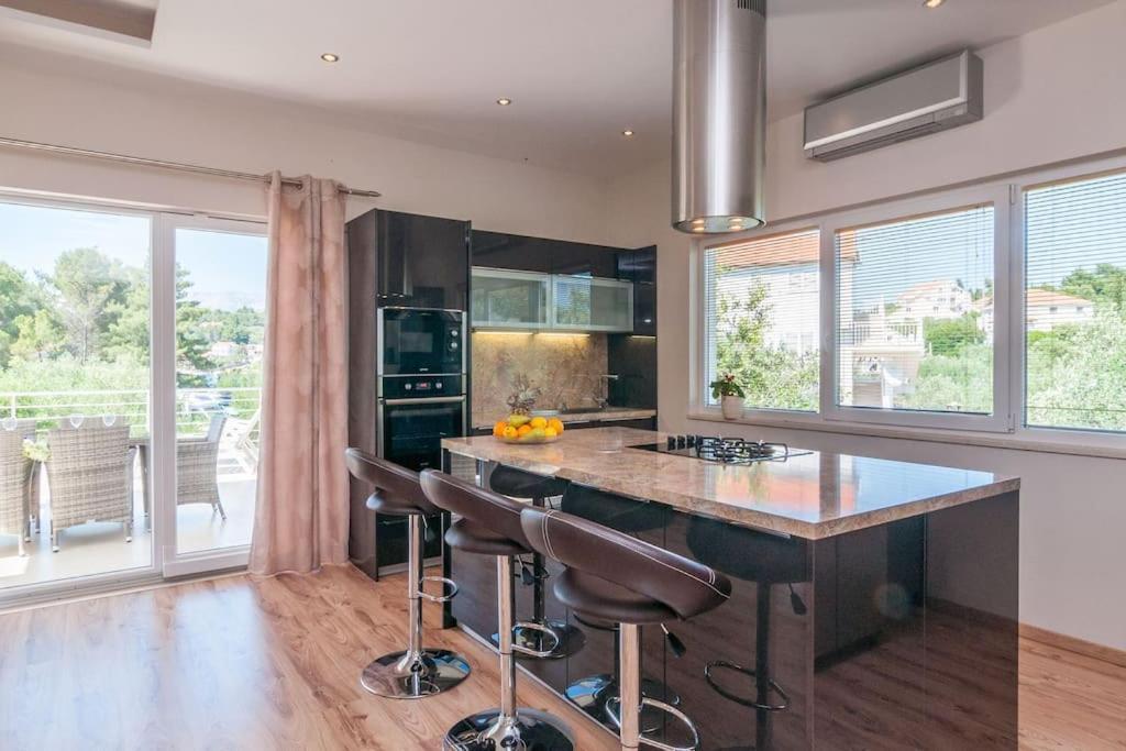 Villa Kora - Luxury Holiday Apartments Лумбарда Екстер'єр фото