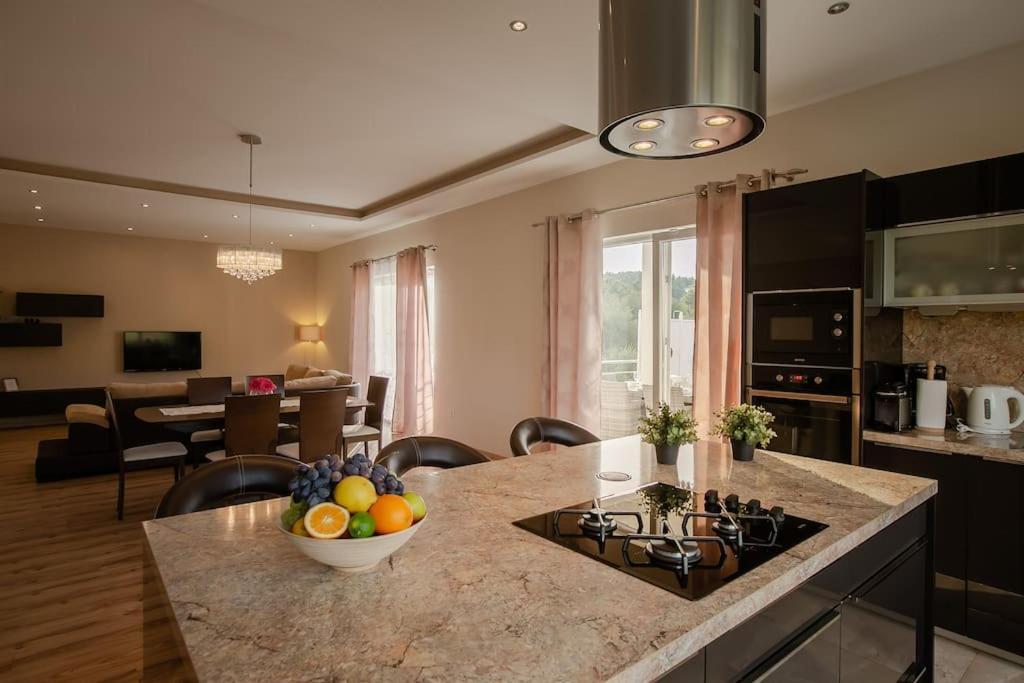Villa Kora - Luxury Holiday Apartments Лумбарда Екстер'єр фото