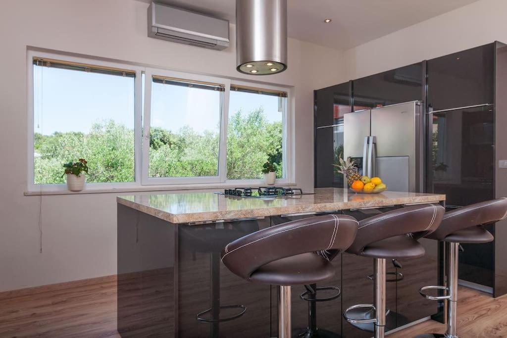 Villa Kora - Luxury Holiday Apartments Лумбарда Екстер'єр фото