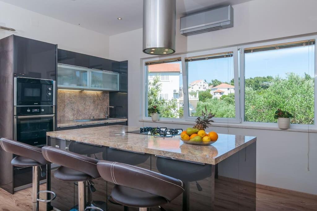 Villa Kora - Luxury Holiday Apartments Лумбарда Екстер'єр фото