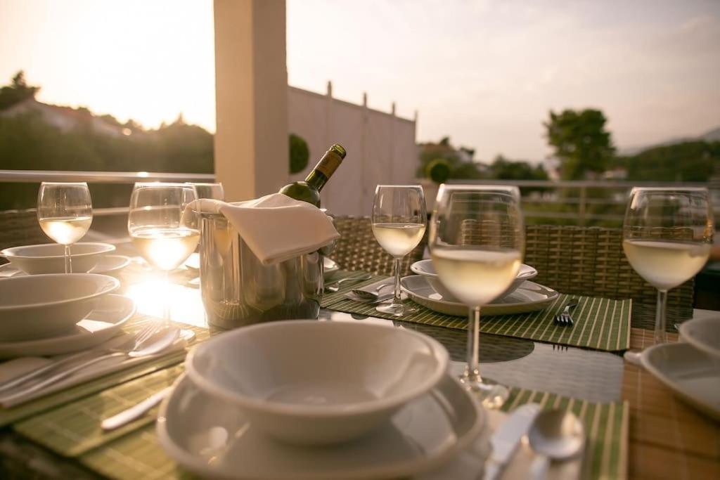 Villa Kora - Luxury Holiday Apartments Лумбарда Екстер'єр фото